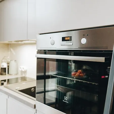 Apartment Dream - Exclusive Centre Loft With Free Parking & High Speed Wifi *